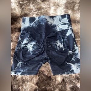 Scrunch gym tie-dye shorts